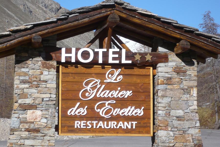 bonneval-sur-arc-hotel-glacier-des-evettes