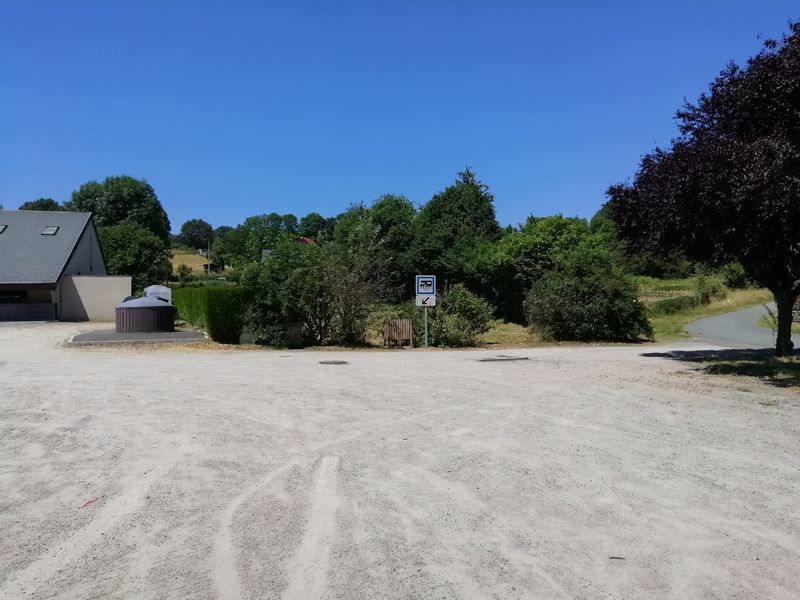 Aire de services et de stationnement camping-cars