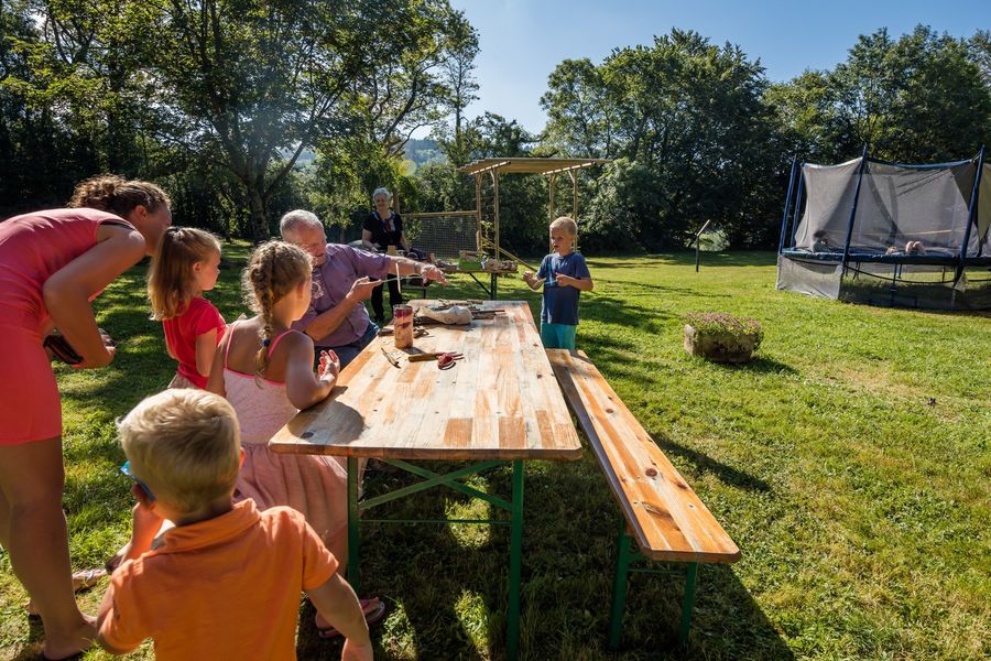 Le Plô table avec enfants