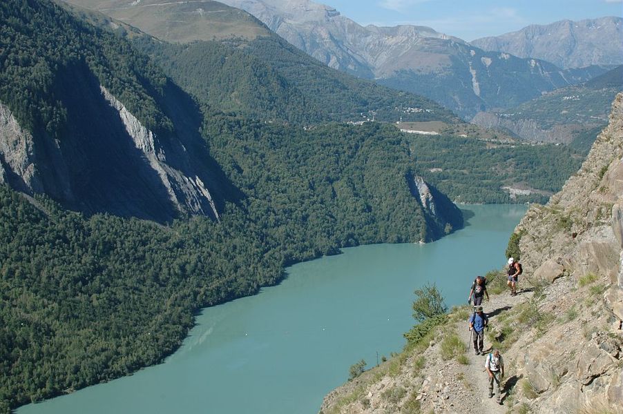 Sur le chemin du refuge, vue sur le lac du Chambon