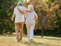 Vieux et heureux - comment cultiver le bien-être au fil des ans_Montrond-les-Bains
