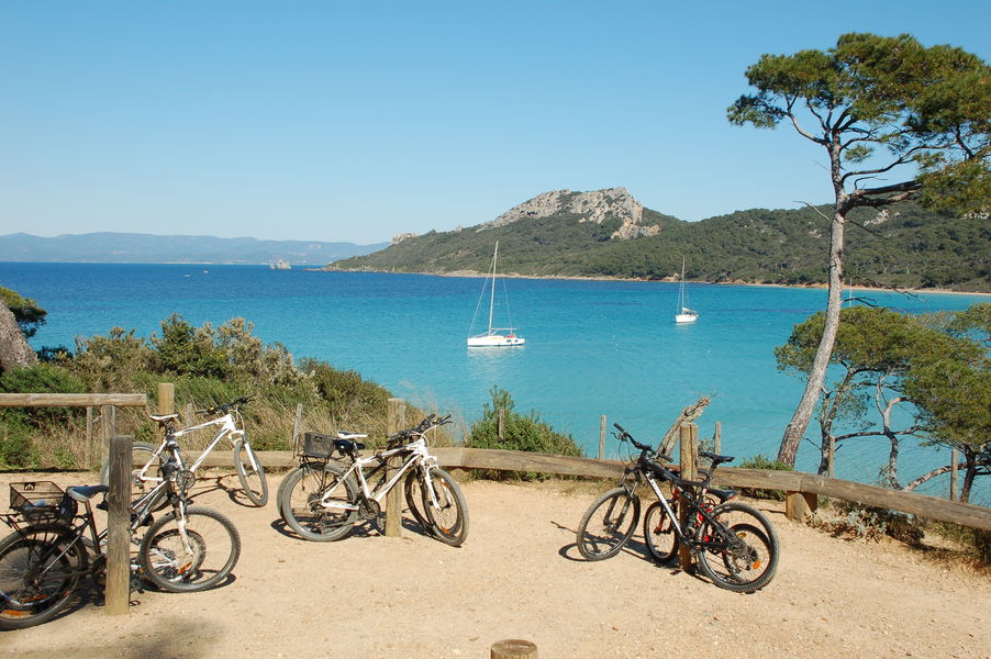 Destination Porquerolles Package bateau vélo resto