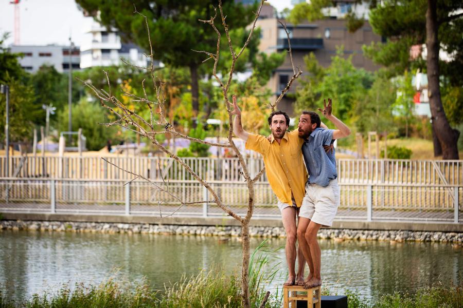 Le Festival dAlba : spectacle Nous, la forêt - ou comment se planter de la Cie Kif Kif