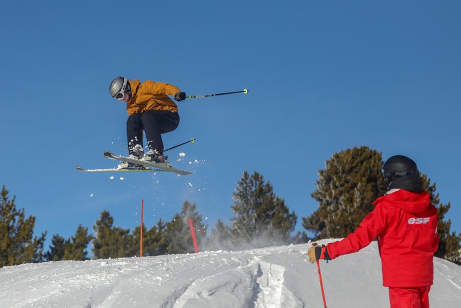 Initiation au ski freestyle avec l'ESF