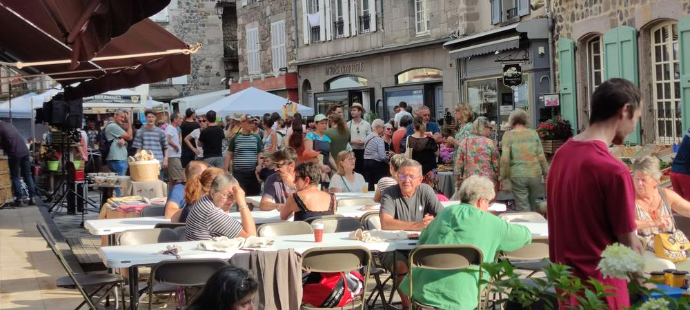 Marché de pays à Murat