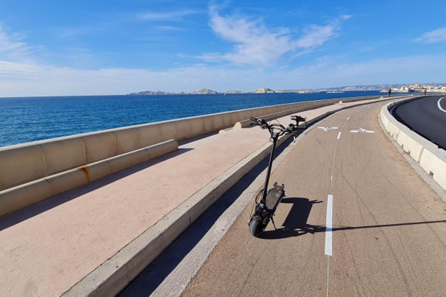 Parcourir Marseille en Trott électrique - Guide virtuel!
