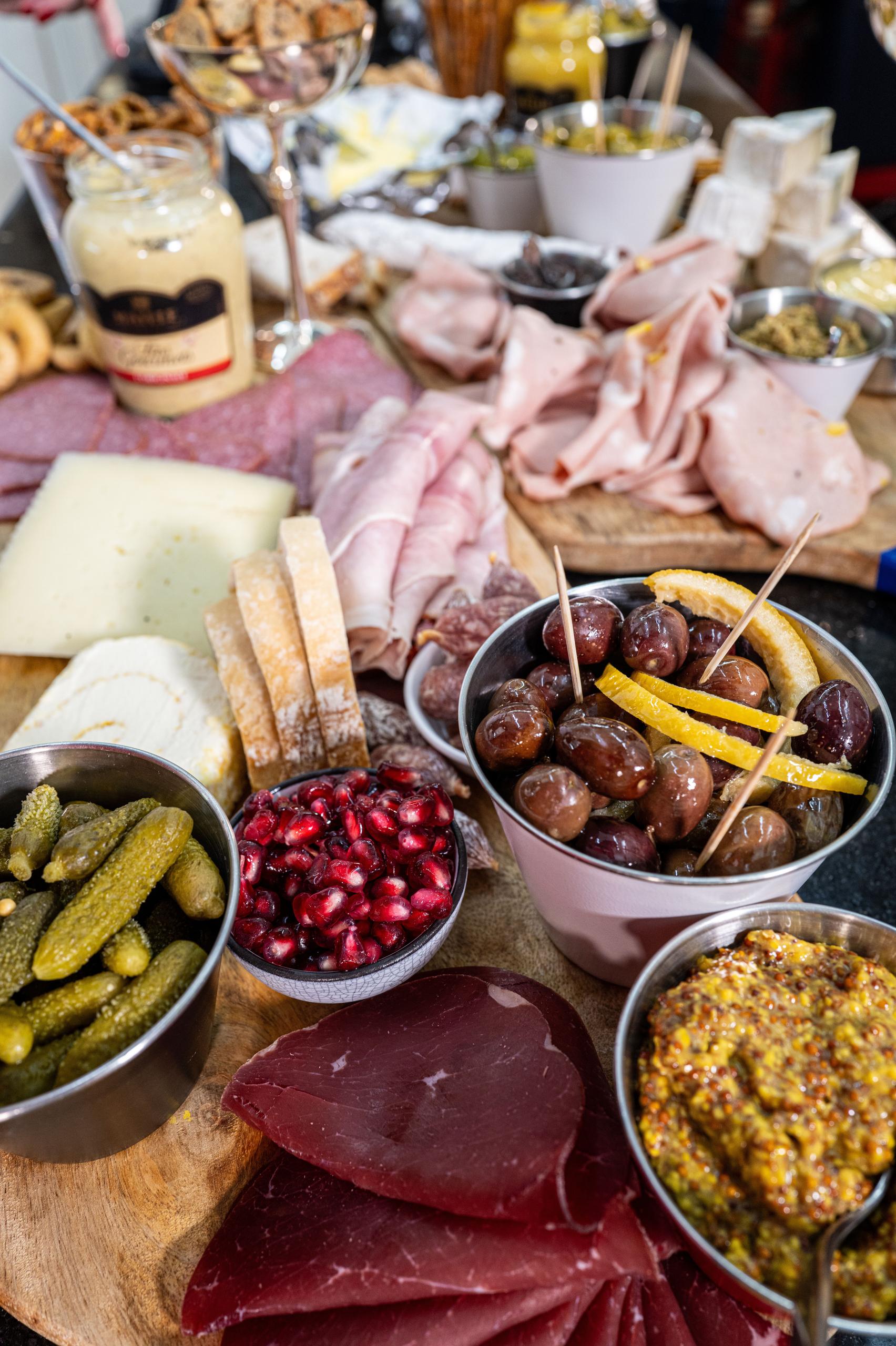 Repas de chasse : sanglier à la broche