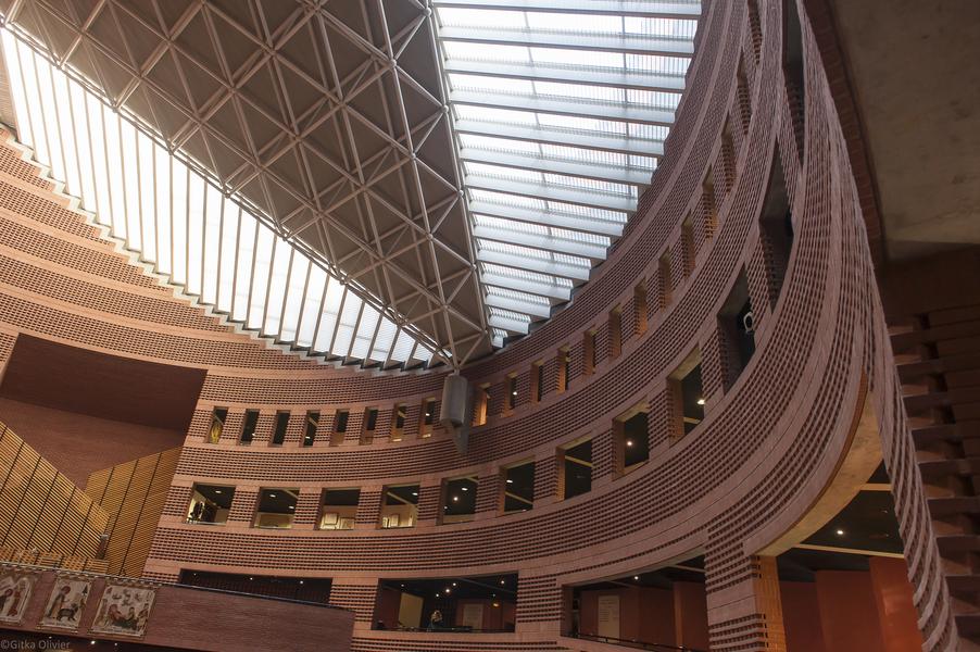 Visite guidée de la Cathédrale de la Résurrection à Evry-Courcouronnes