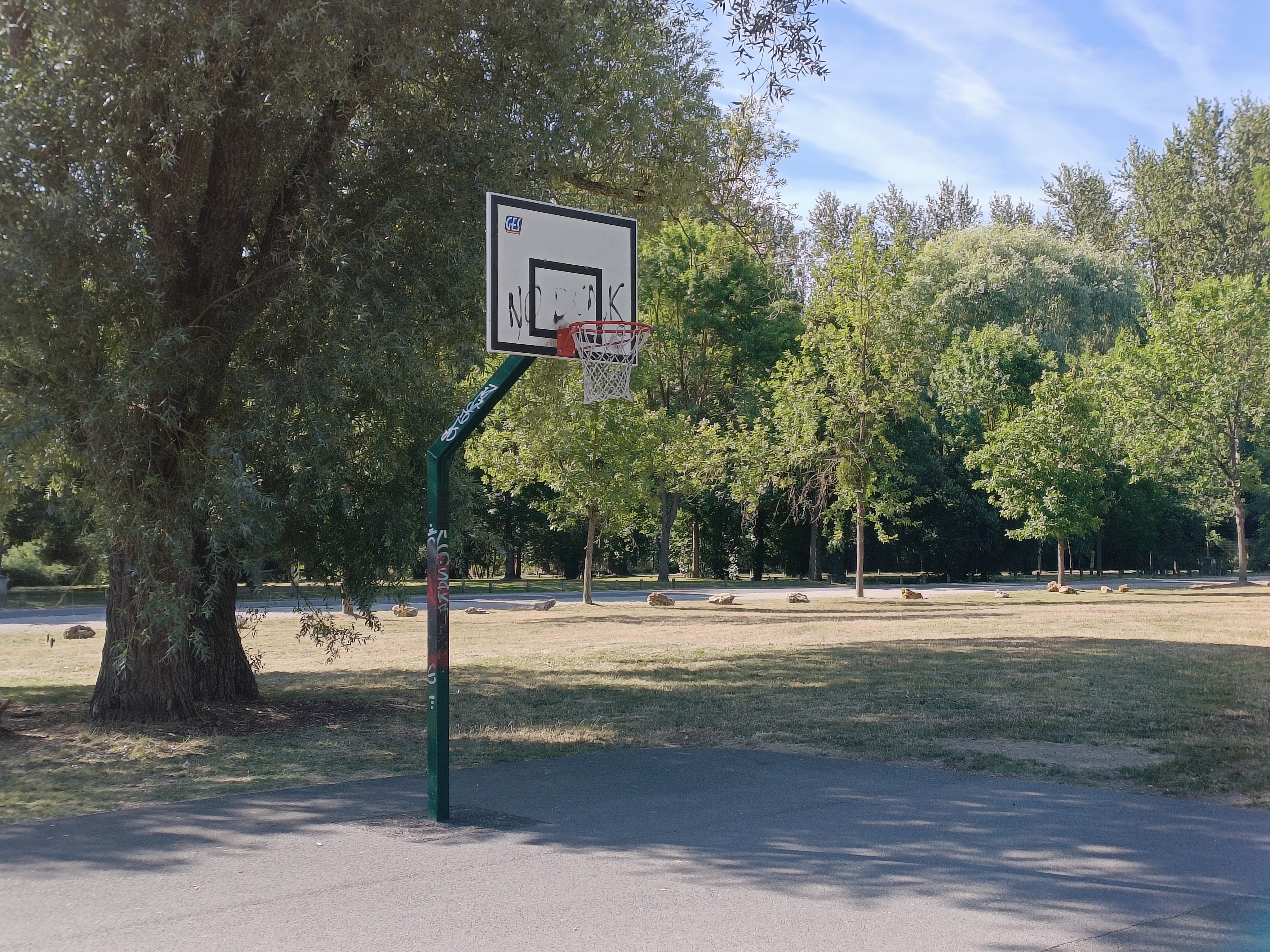 Terrain de basket-ball u00eele de loisirs