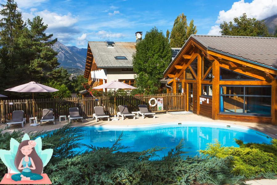- © HOTEL***-RESTAURANT LES PEUPLIERS PISCINE LES PEUPLIES - © HOTEL***-RESTAURANT LES PEUPLIERS