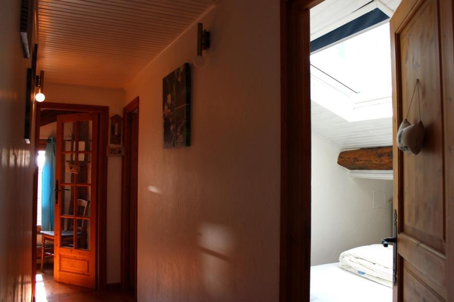 Le Gîte du Four-Couloir accès chambre-Saint-Martin-Vésubie-Gîtes de France des Alpes-Maritimes