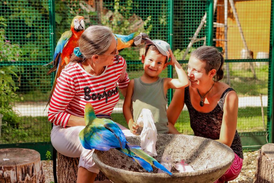 Photo avec un enfant et sa mère