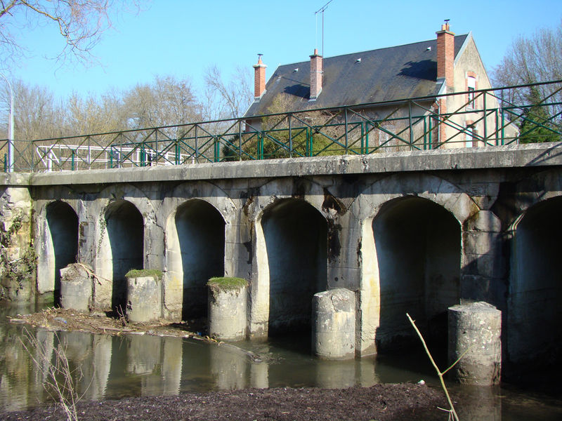 Pont canal de Néronville Château-Landon