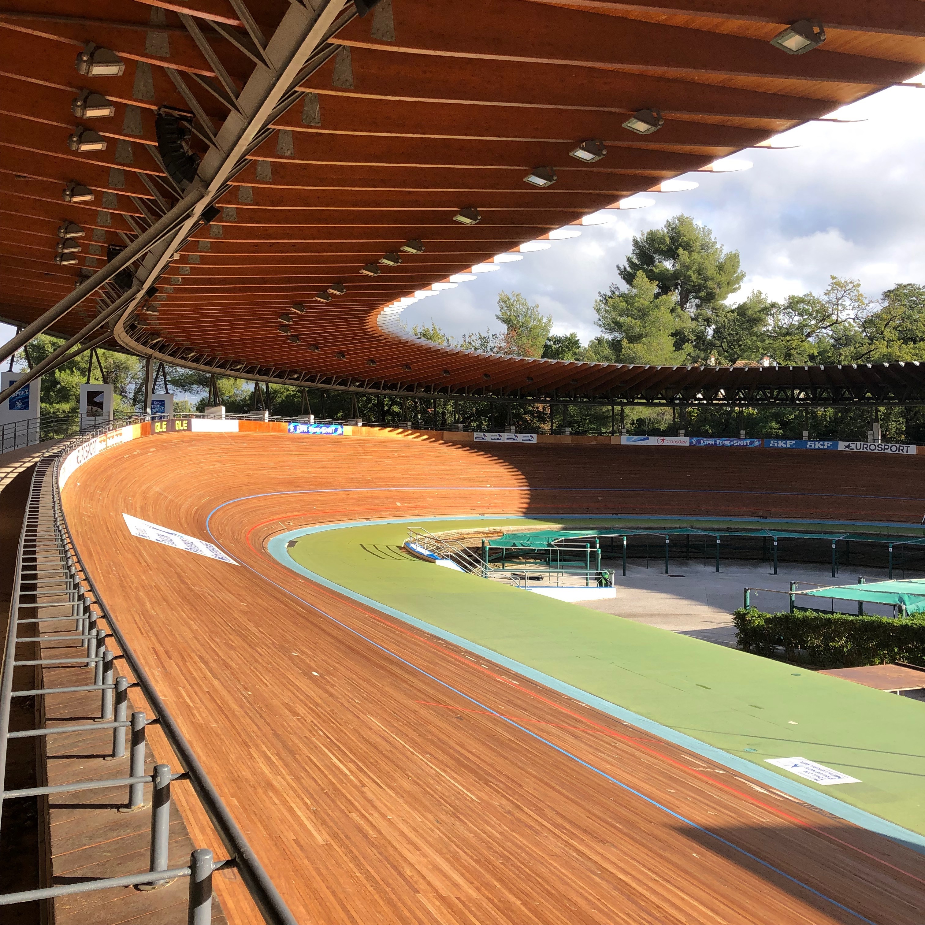 Vélodrome Toulon Provence Méditerranée (Hyères) | Provence-Alpes-Côte  dAzur Tourism