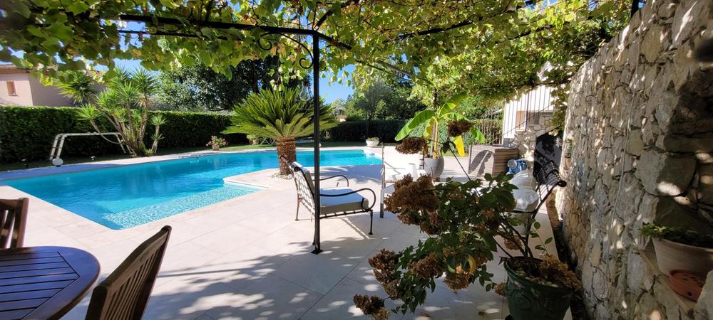 Coin piscine Gîte Macalinewa Gîtes de France Alpes-Maritimes Saint-Jeannet