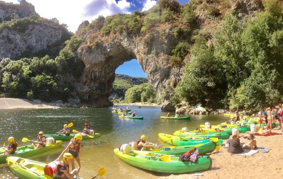 Descente de l'Ardèche en canoës