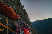 Photo nuit bivouac en portaledge Chamrousse