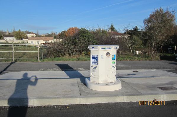 Aire de services camping-cars de Cherves Richemont