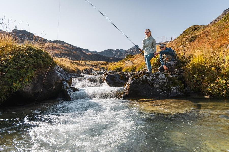 Mountain fishing for all levels with an instructor-guide