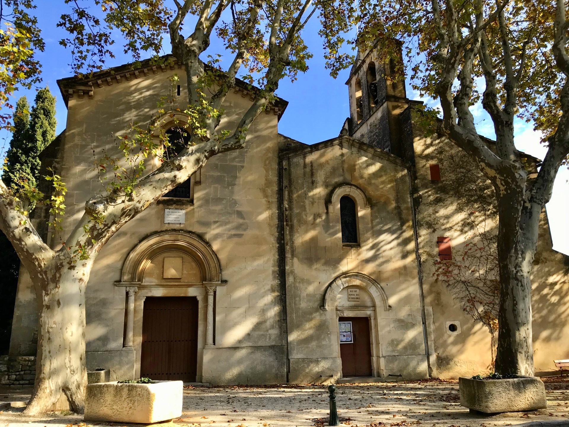L'église Saint-Martin-de-Castillon  France Provence-Alpes-Côte d'Azur Bouches-du-Rhône Paradou 13520