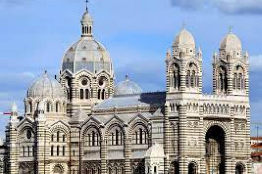 Parcourir Marseille en Trott électrique - Guide virtuel!