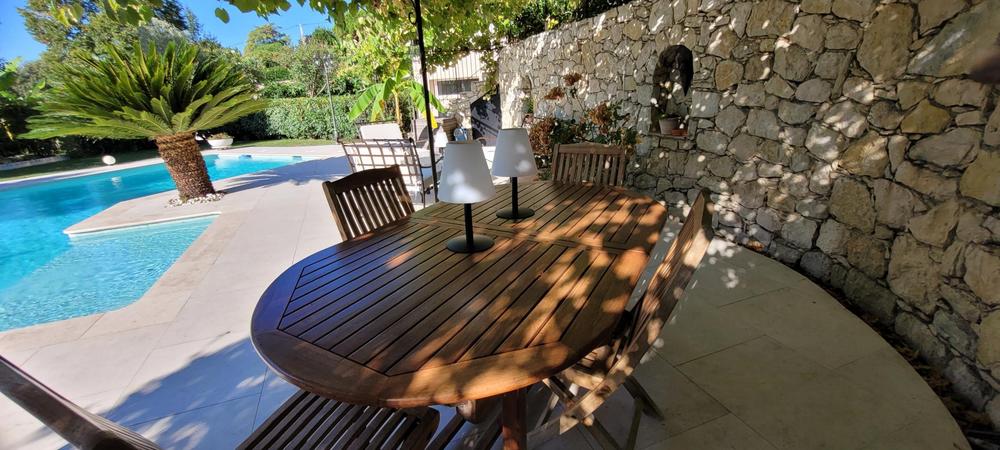 Pergola piscine Gîte Macalinewa Gîtes de France Alpes-Maritimes Saint-Jeannet