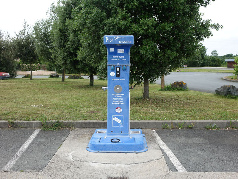 Vue de la borne eau et électricité