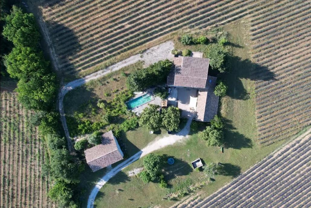Vue aérienne de la propriété
