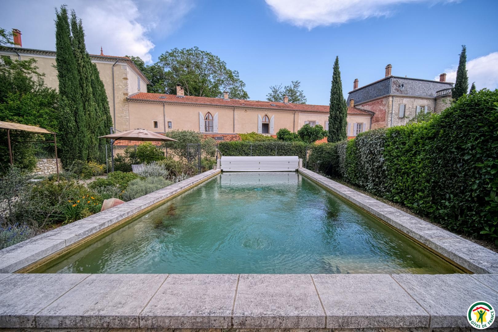 Piscine à partager 8x4m.