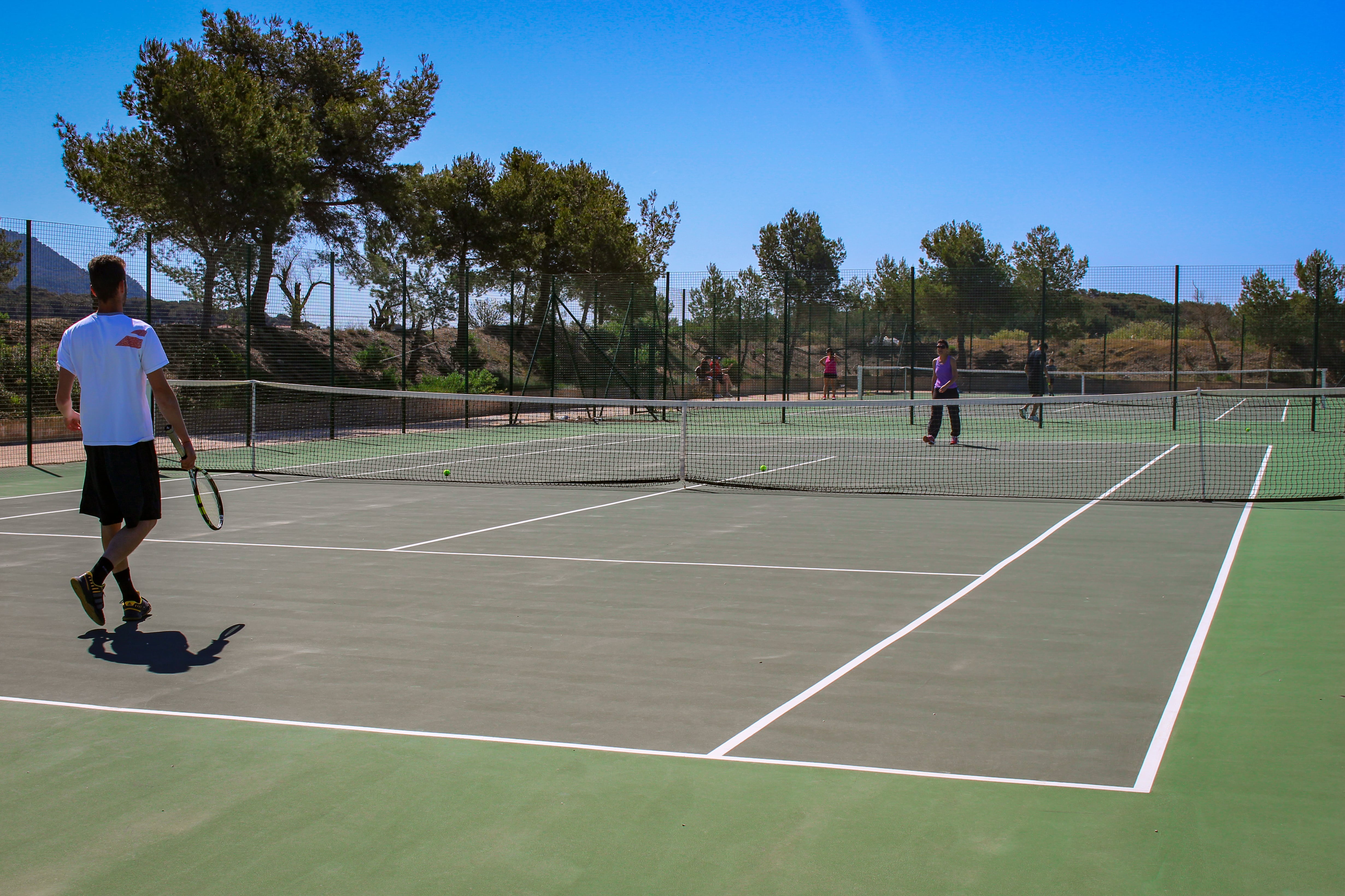 Tennis sur l'île des Embiez