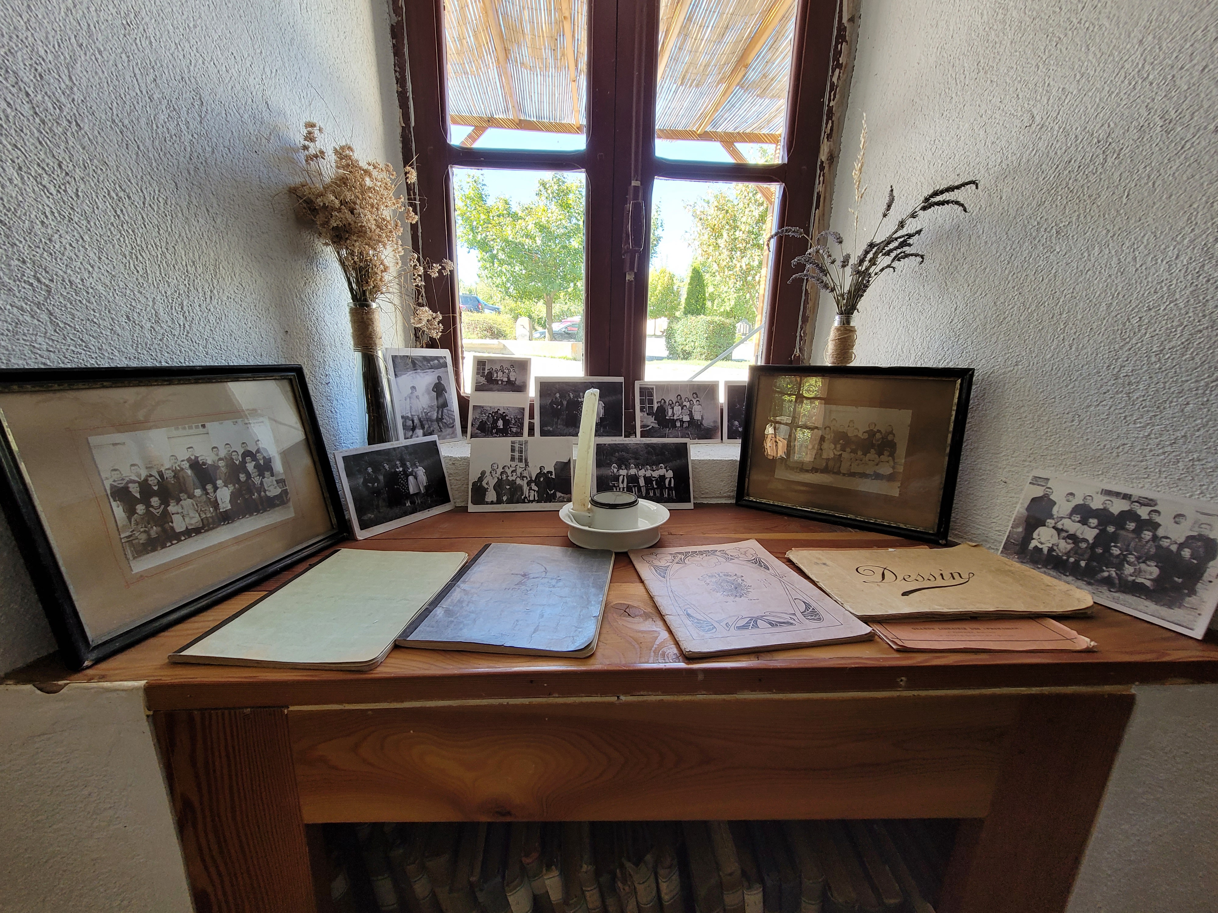 Dictée à l'ancienne école du village PONTIS