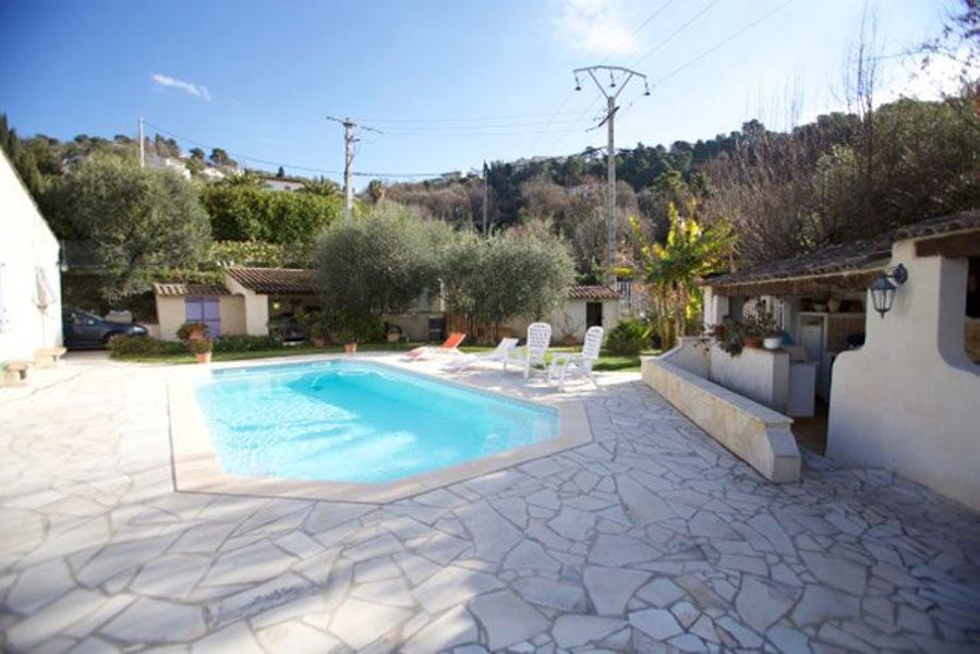 La Roche Rouge - Gîte n°2-Piscine commune-Colomars-Gîtes de France des Alpes-Maritimes