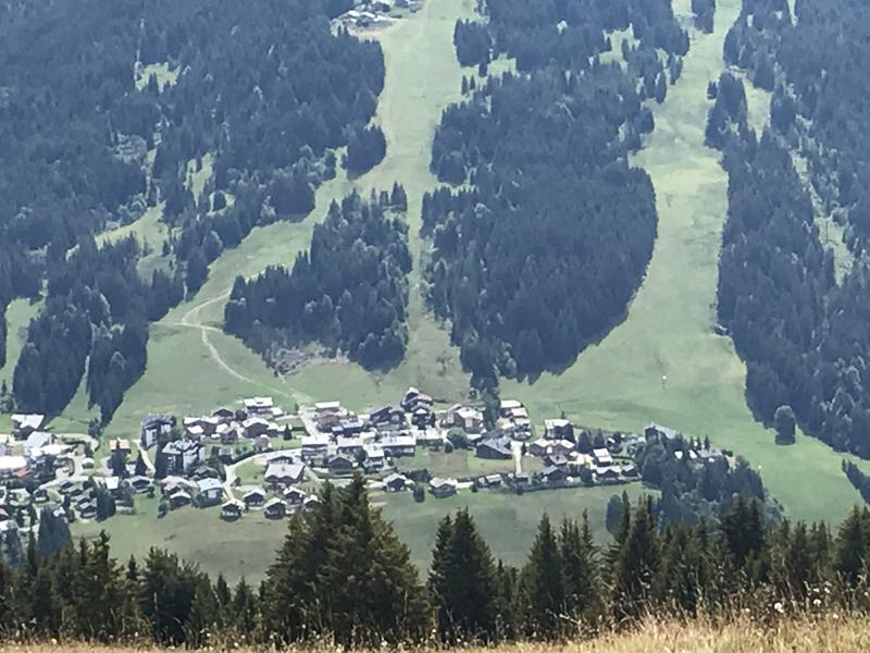 vue vers notre chalet du mont caly/chery