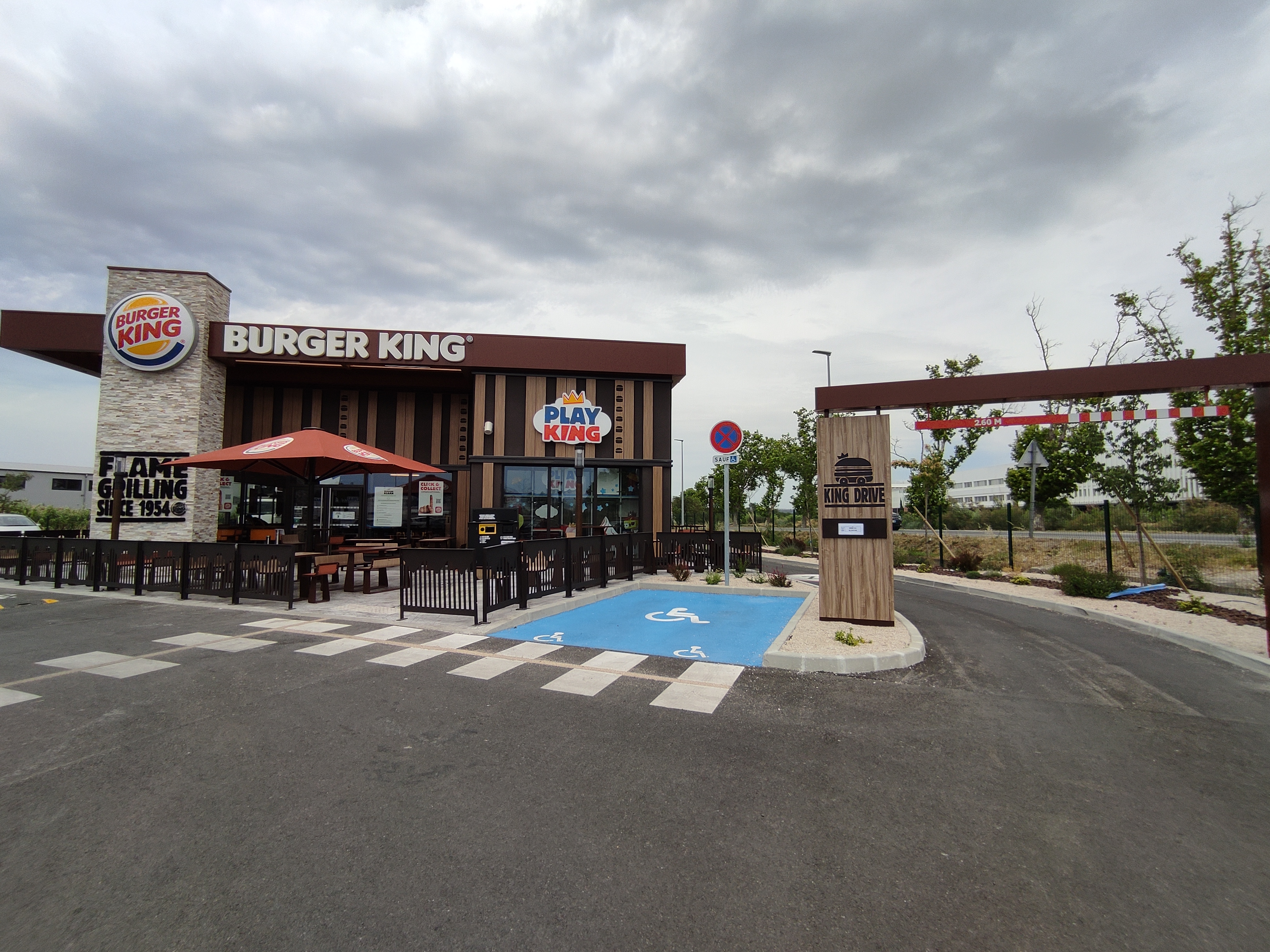 Burger King, Marignane - photo 3
