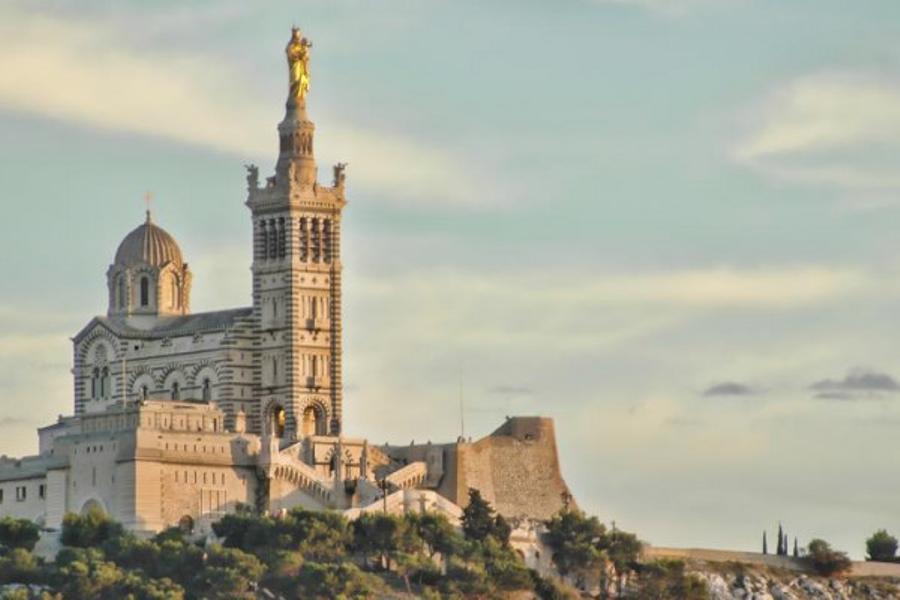 Parcourir Marseille en Trott électrique - Guide virtuel!