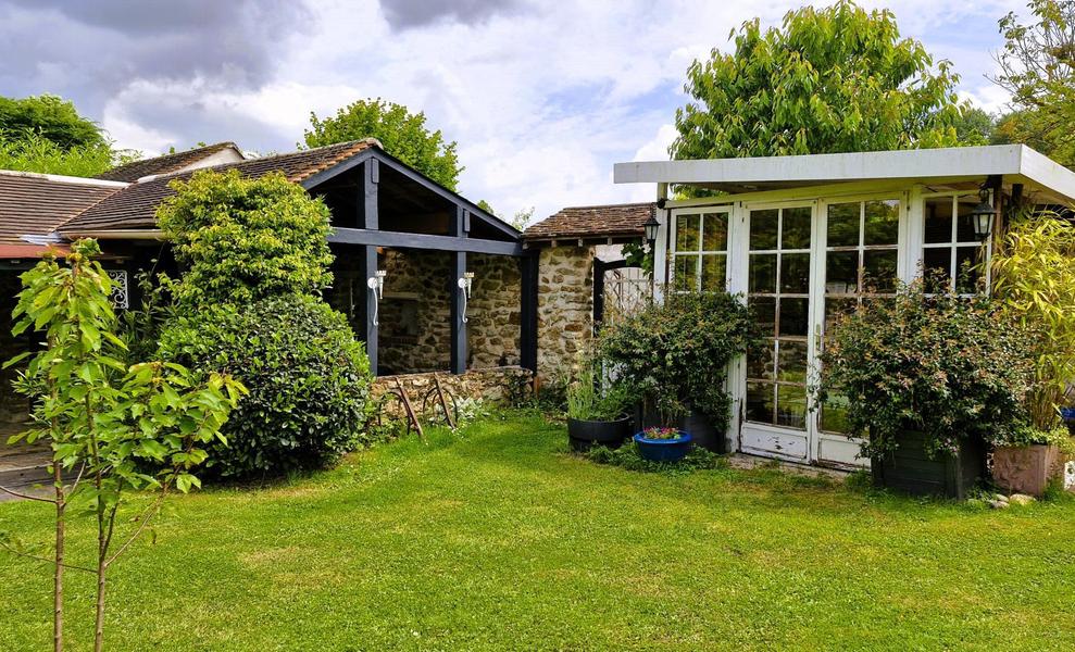 pres du bassin pres du bassin