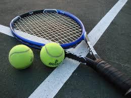 raquettes de tennis et balles
