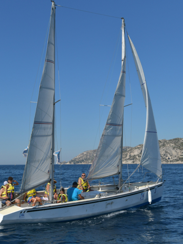 Découverte et initiation à la voile en équipage - Base nautique de Corbière