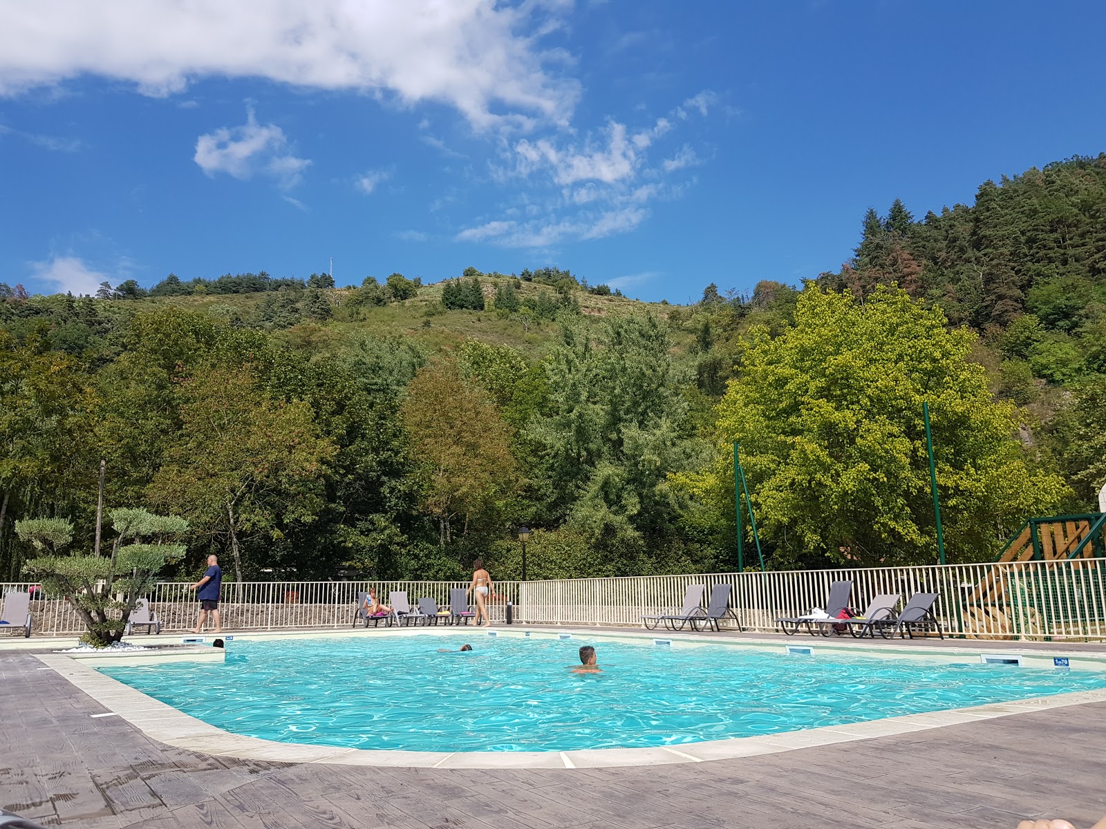 Piscine Camping de Retourtour