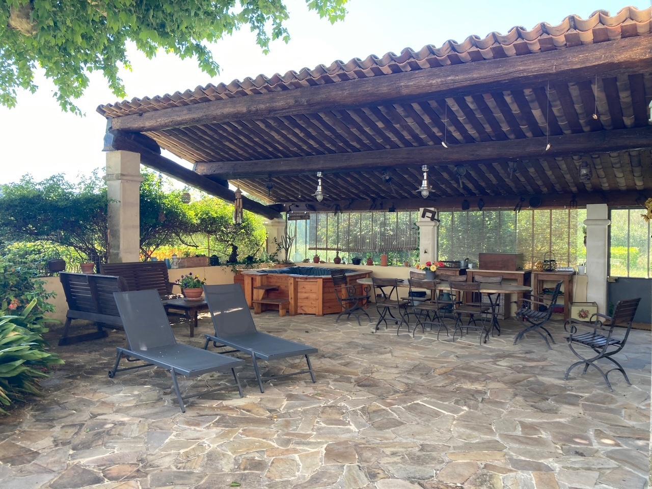 la terrasse couverte