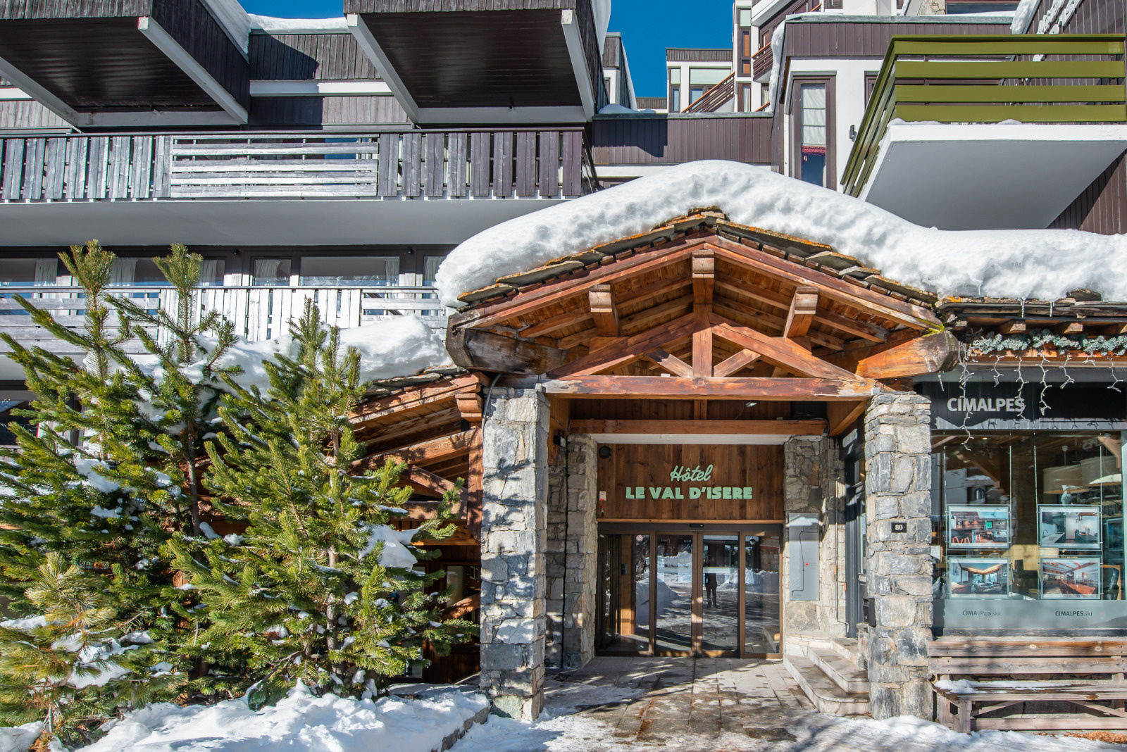 Devanture extérieure - Le Val d'Isère Café