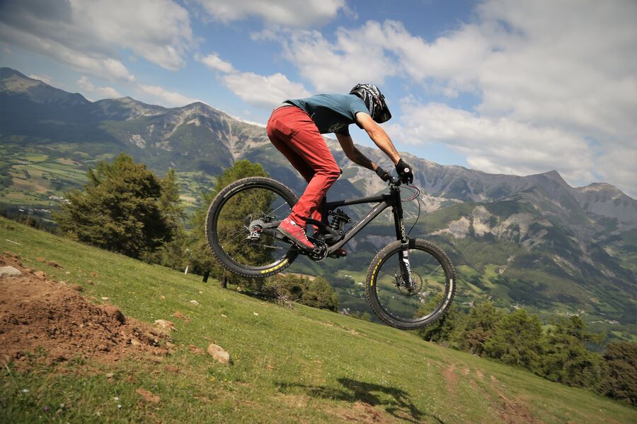 Vtt_de_descente_Bike-Park_Grand-Puy