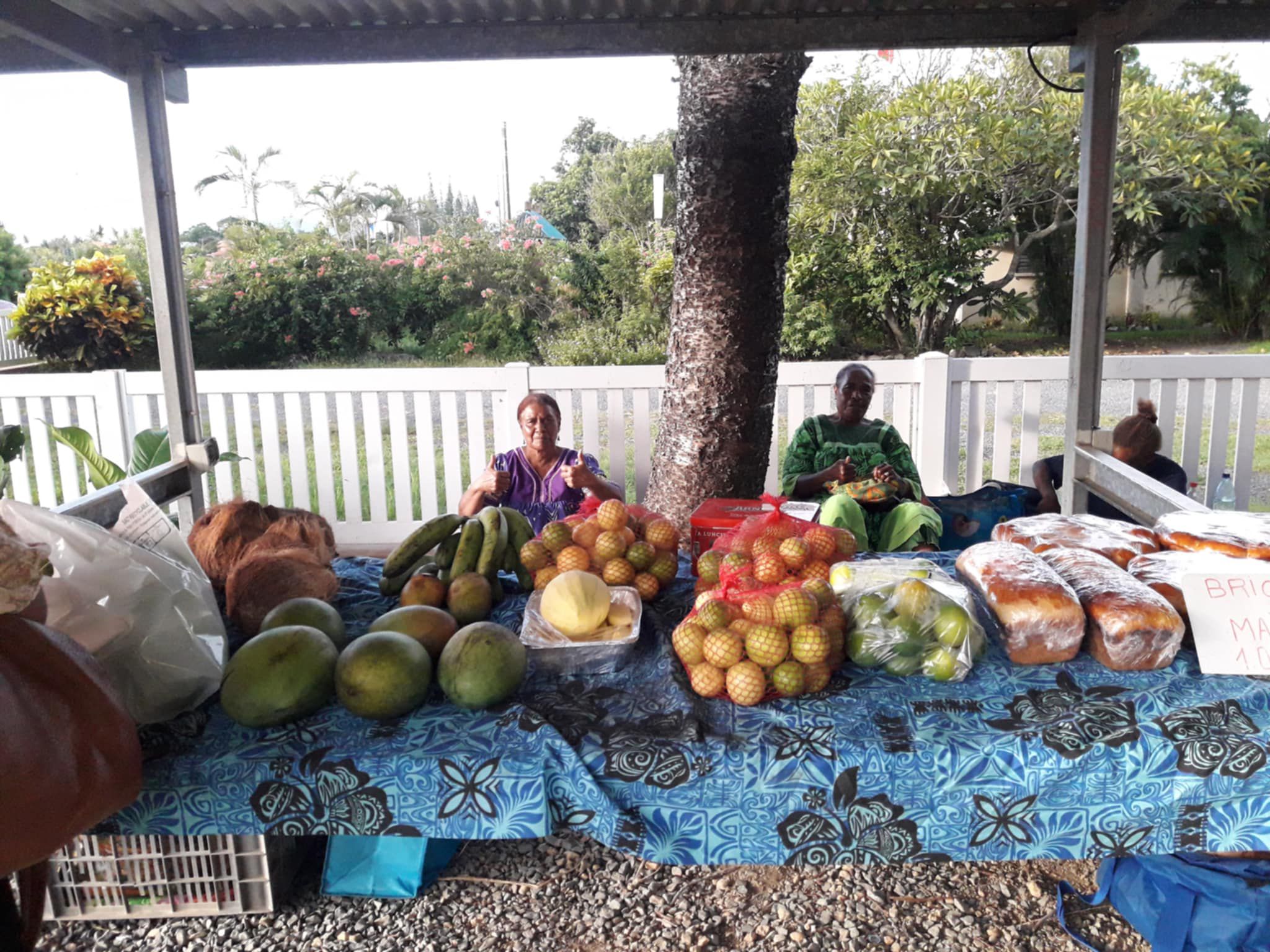 Marché nocturne sur Pouembout