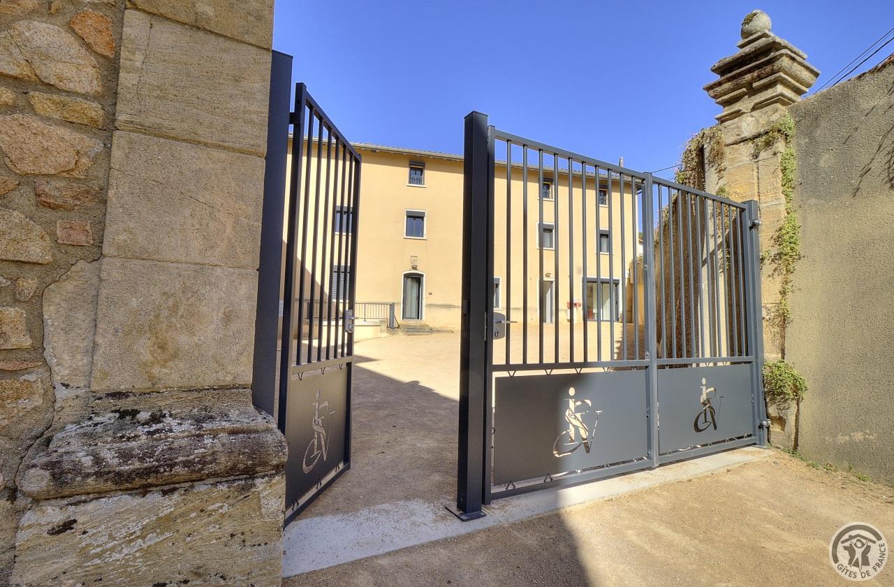 Grand gîte - 31 personnes à Saint Igny de Vers dans le Haut Beaujolais - Rhône : Bienvenue !