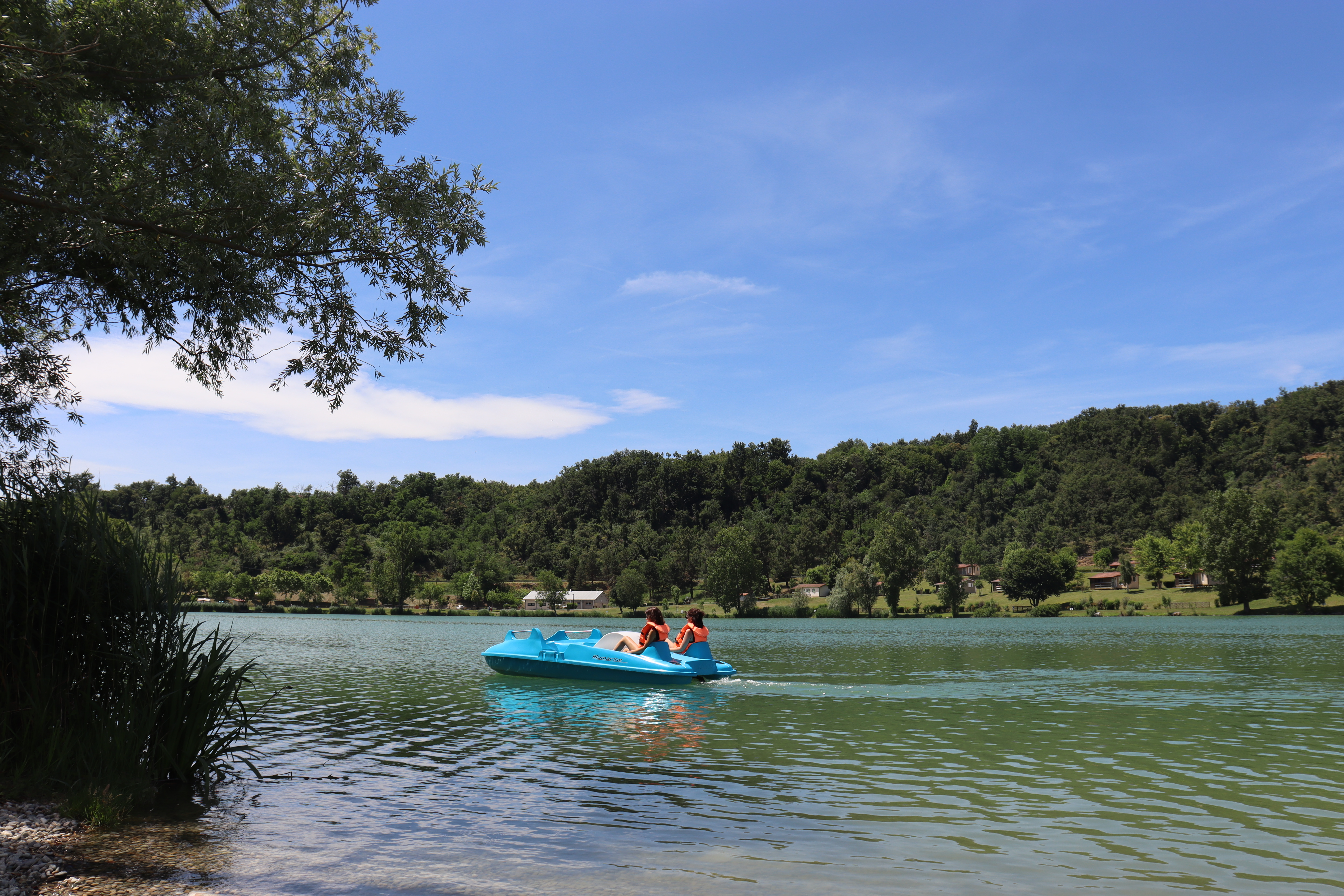 Lac de Champos- bateaux à pédales