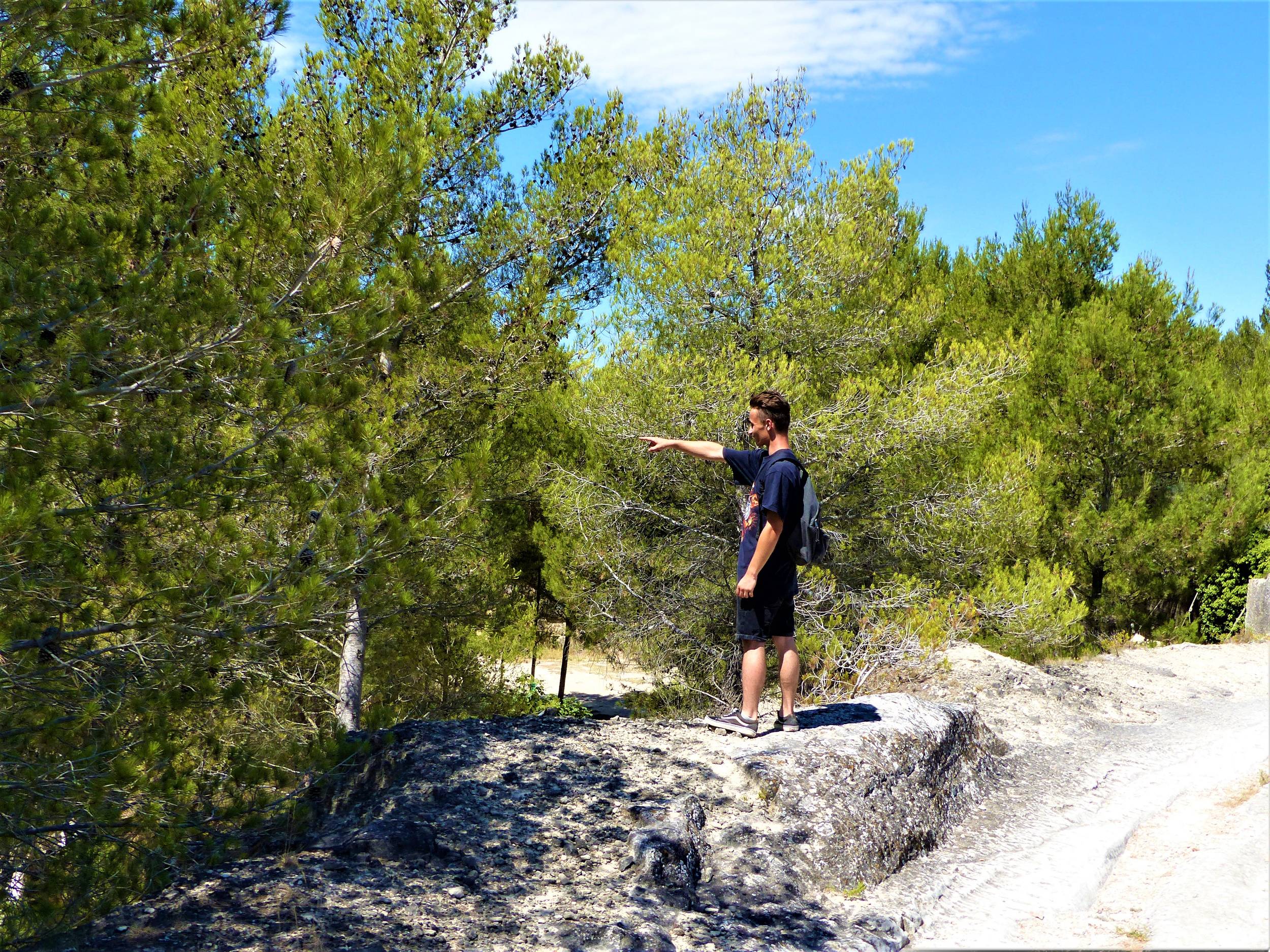 FONTVIEILLE - Les Crottes d'Aubert — photo 3