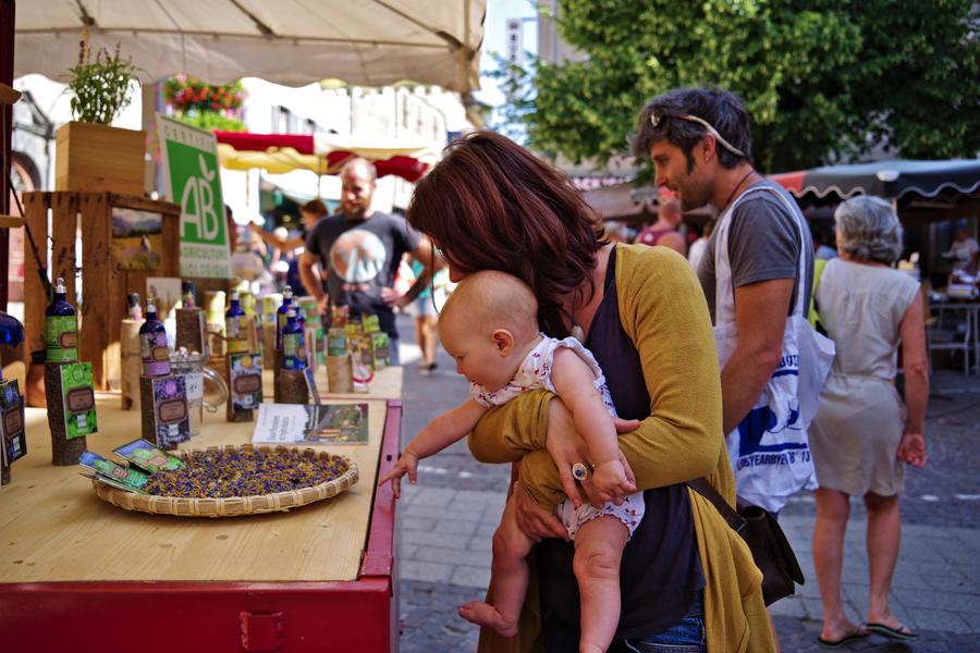 Marché 'Artisanat et saveurs des Alpes du Sud'_Embrun - © LANCELOT Norman Marché 'Artisanat et saveurs des Alpes du Sud'_Embrun - © LANCELOT Norman