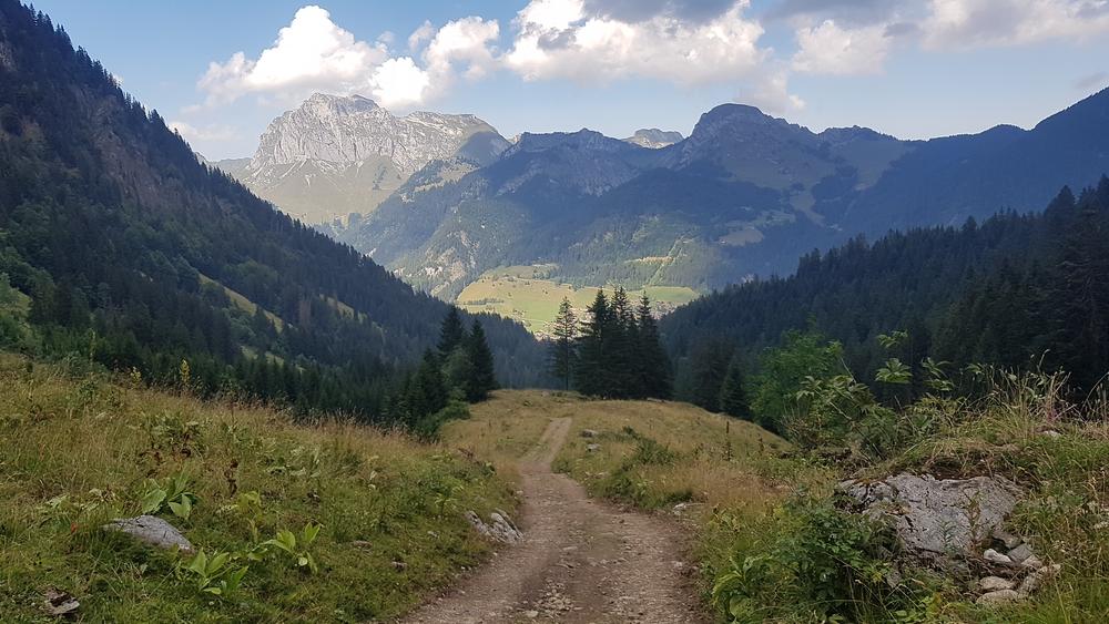 Tour de la Pointe des Mattes -Sentier et paysage