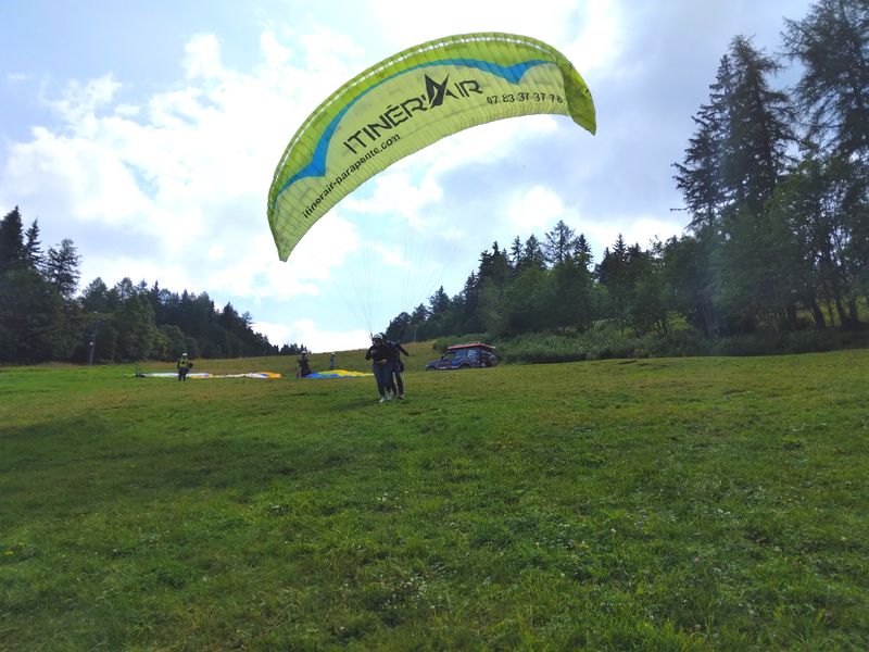 Survolez St-Gervais face au Mt-Blanc avec Itinér'Air Parapente
