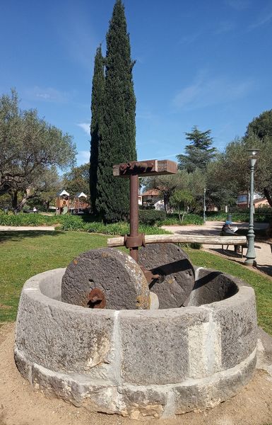 Moulin à sang au Jardin des Oliviers